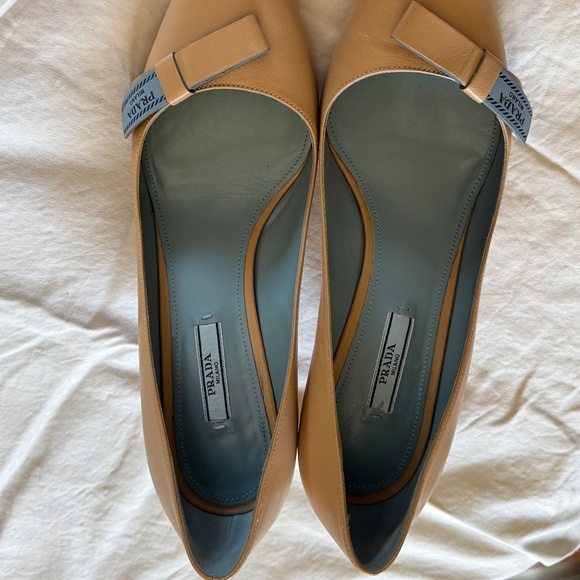 PRADA - Picture 4 of 6